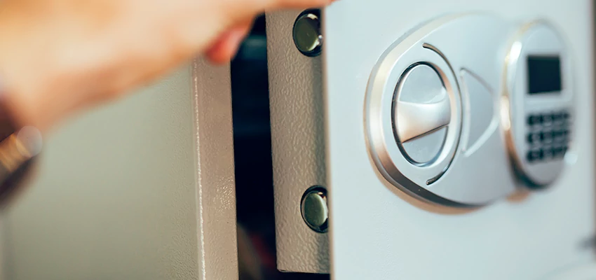 Fingerprint Safe Openers in Isla Vista, CA
